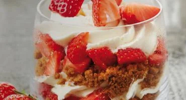 Mascarponecreme mit Biscoff und Erdbeeren