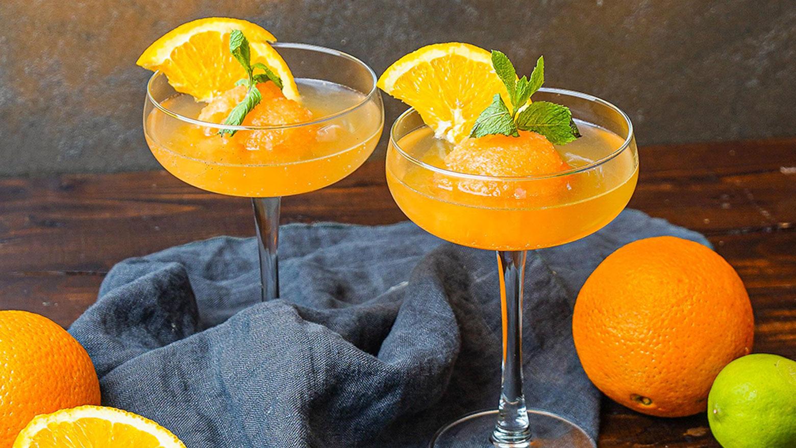 Aperol Sorbet mit Prosecco