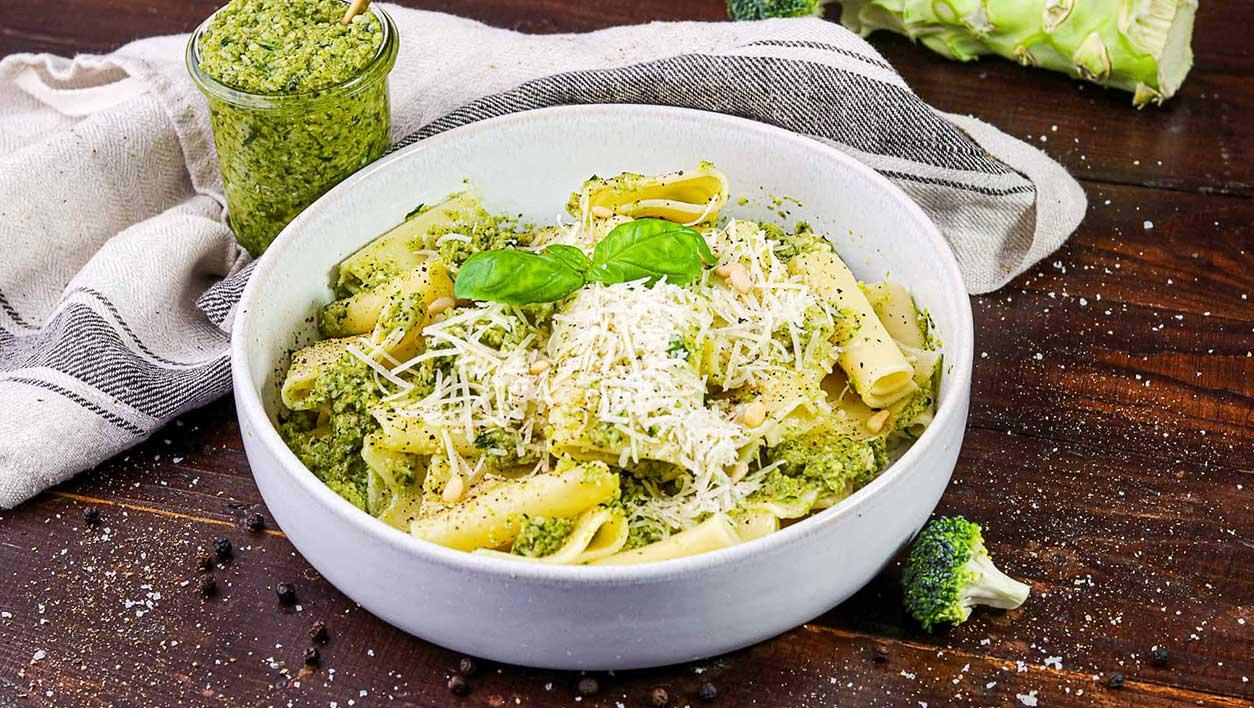 Paccheri mit Brokkoli-Basilikum-Pesto