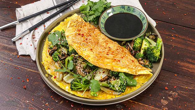 Asiatisch-inspiertes Omlette mit Glasnudeln