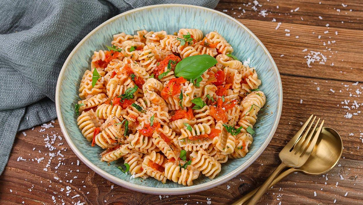 Schnelle 8 Zutaten Tomatenpasta