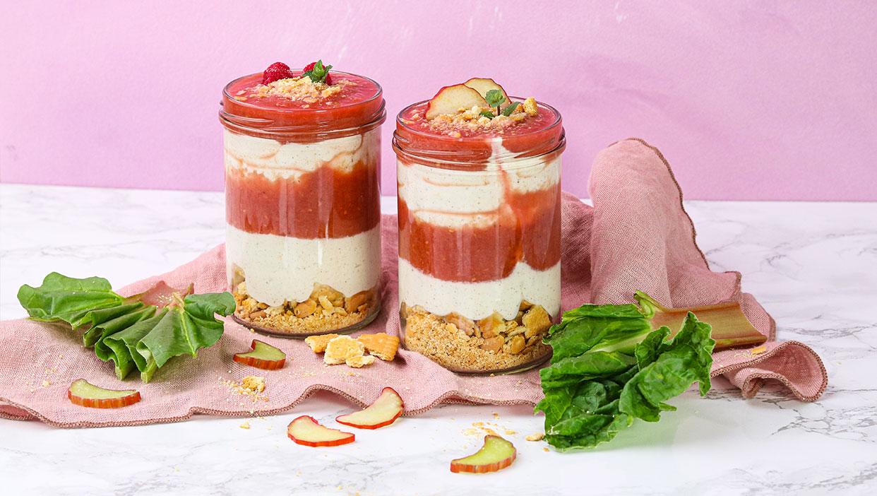 Sommerliches Rhabarber Schichtdessert (High Protein)