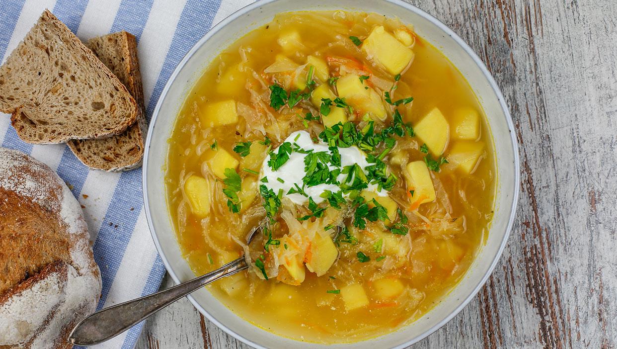 Schtschi (Russische Kohlsuppe)