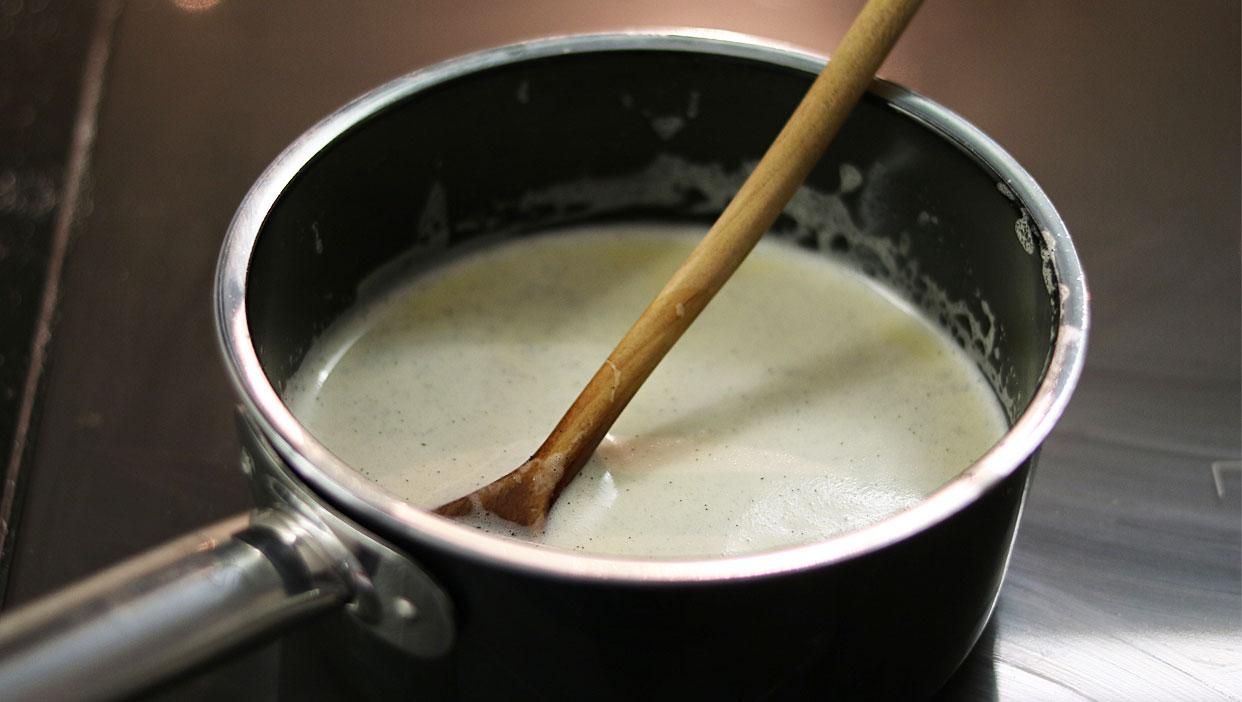 Selbstgemachte Vanillesauce