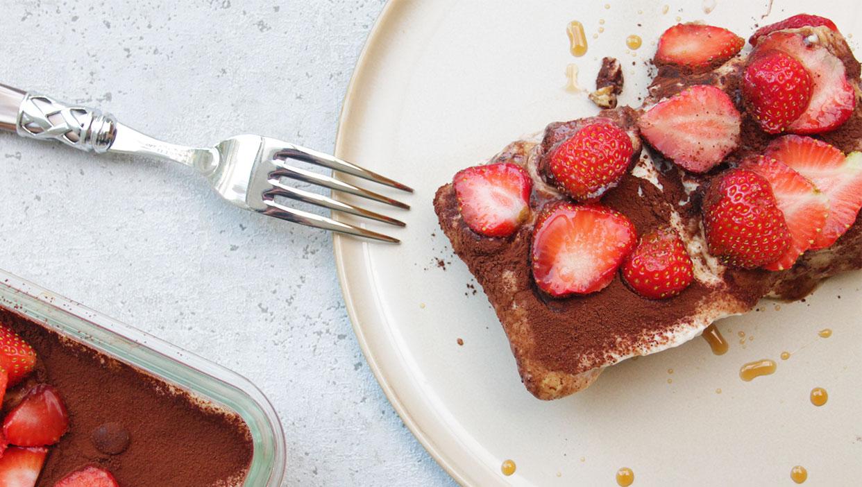Veganes Erdbeeren Tiramisu mit Ahornsirup