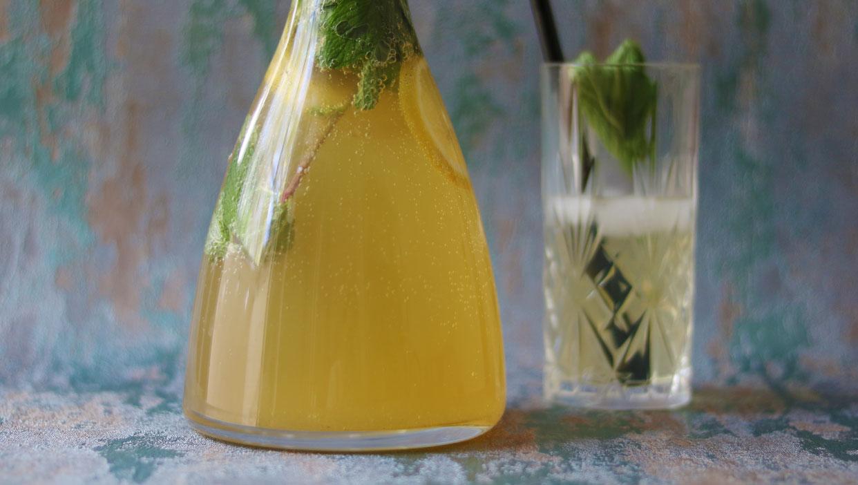 Sommerliche Minz-Zitronen-Limonade