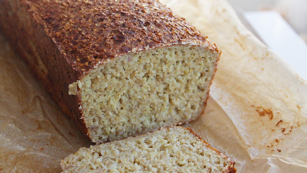 Einfaches Quark-Apfel-Haferflockenbrot