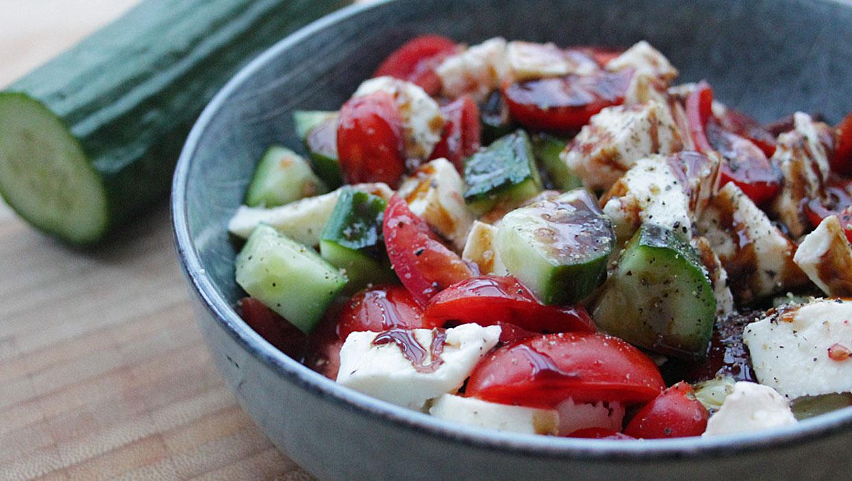 Tomate-Mozzarella mit Gurke