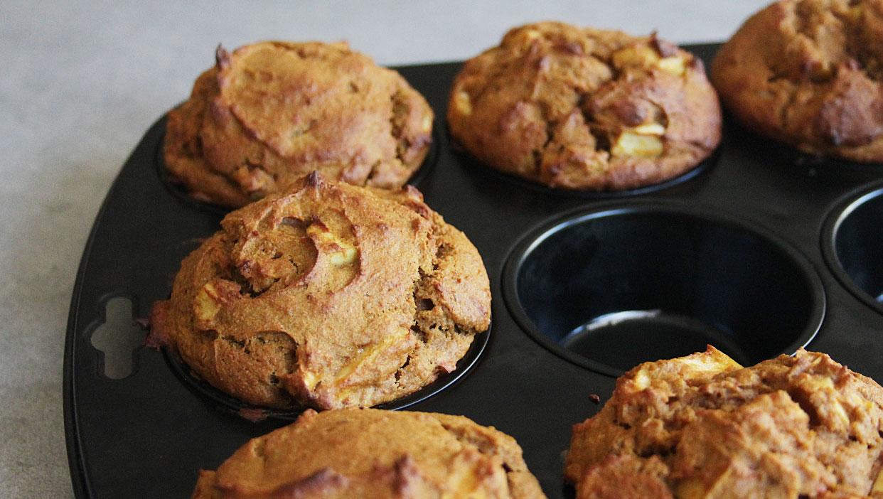 Legendäre Kürbis-Dattel-Muffins mit Apfelstückchen