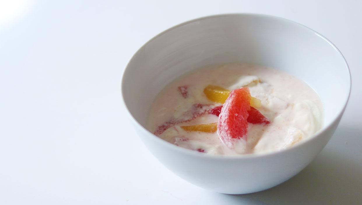 Minimalistisches Zitruspower-Quark-Frühstück