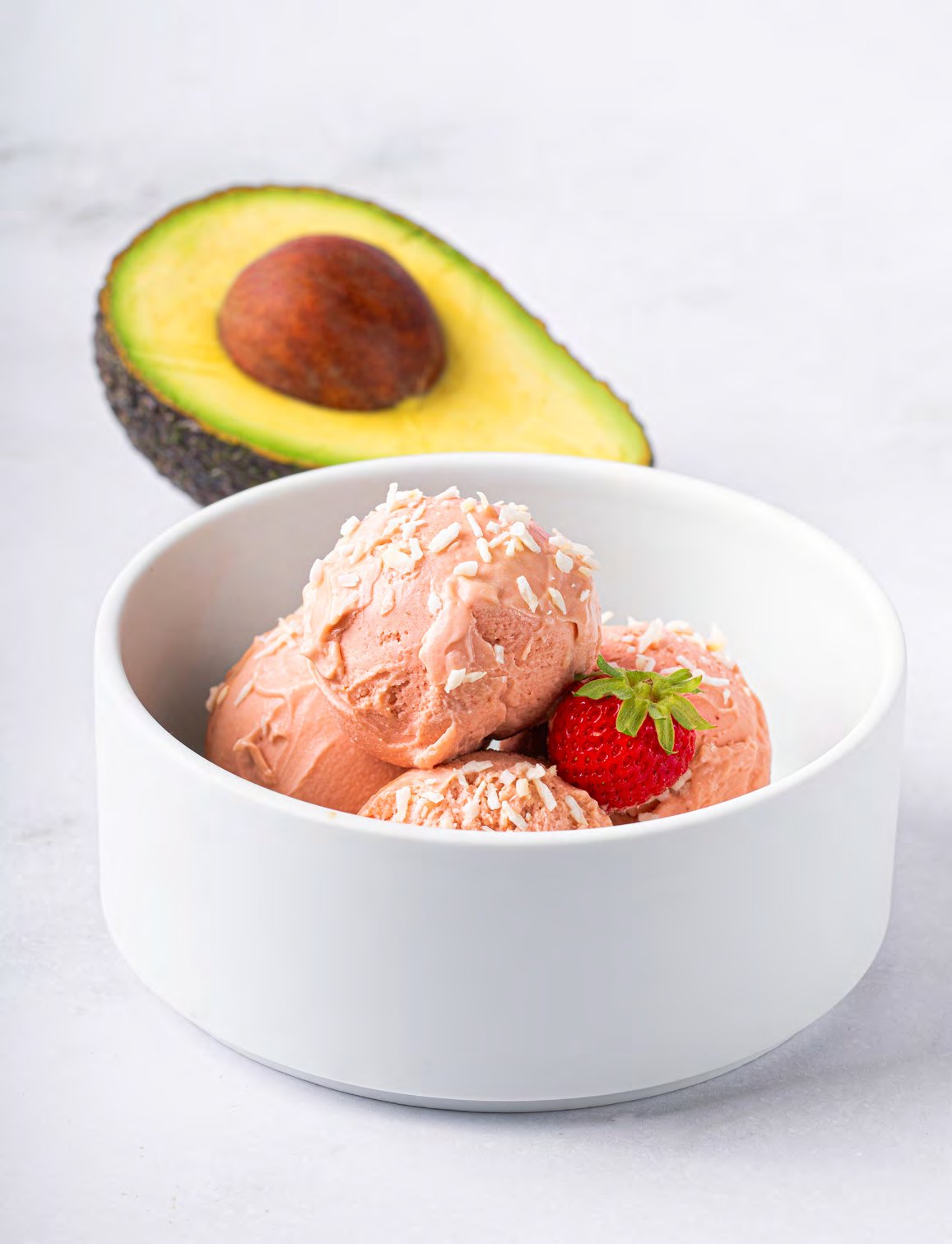 Avocado-Erdbeer-Eis
