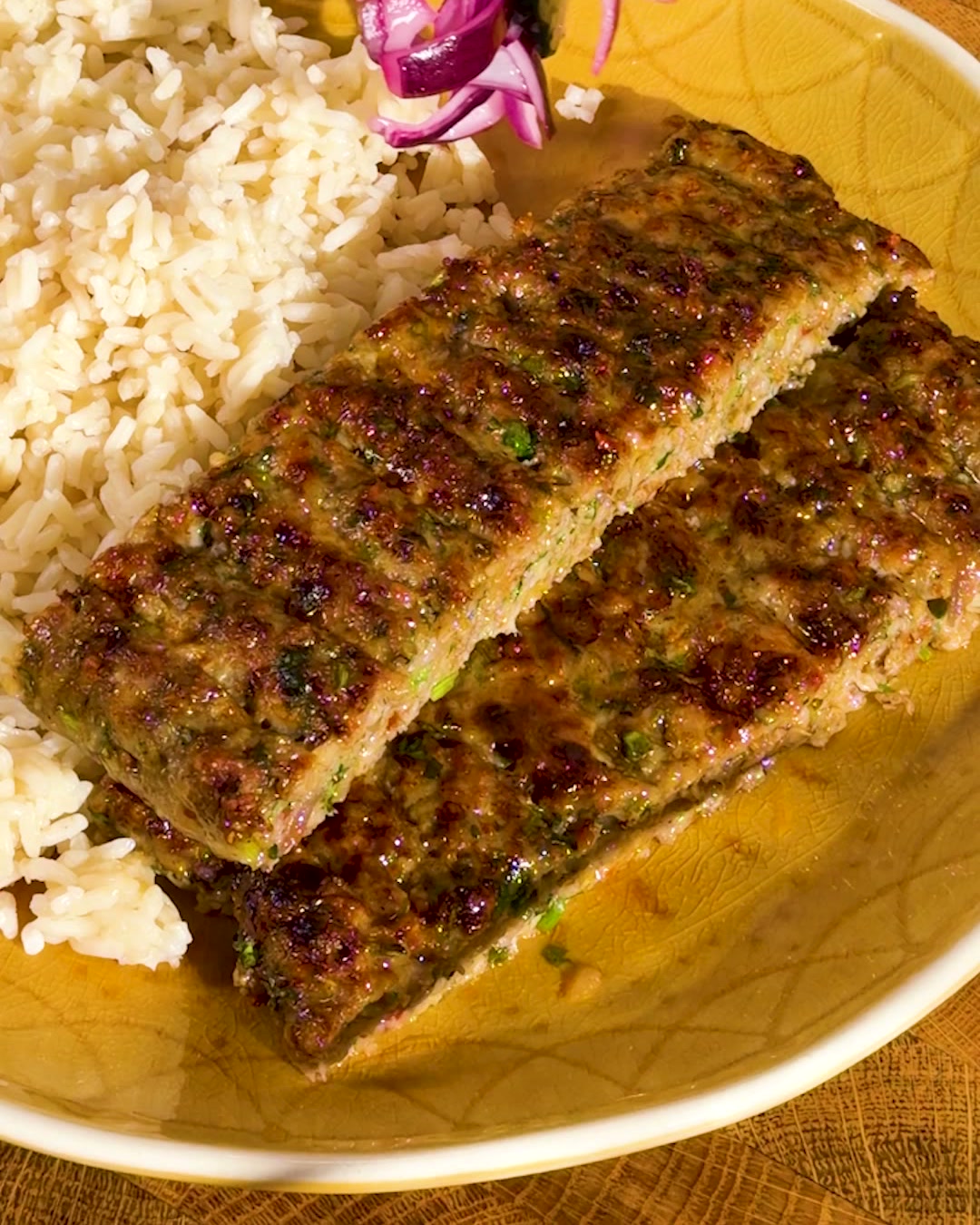 Indisch-inspirierte Airfryer Puten-Kebabs mit Reis