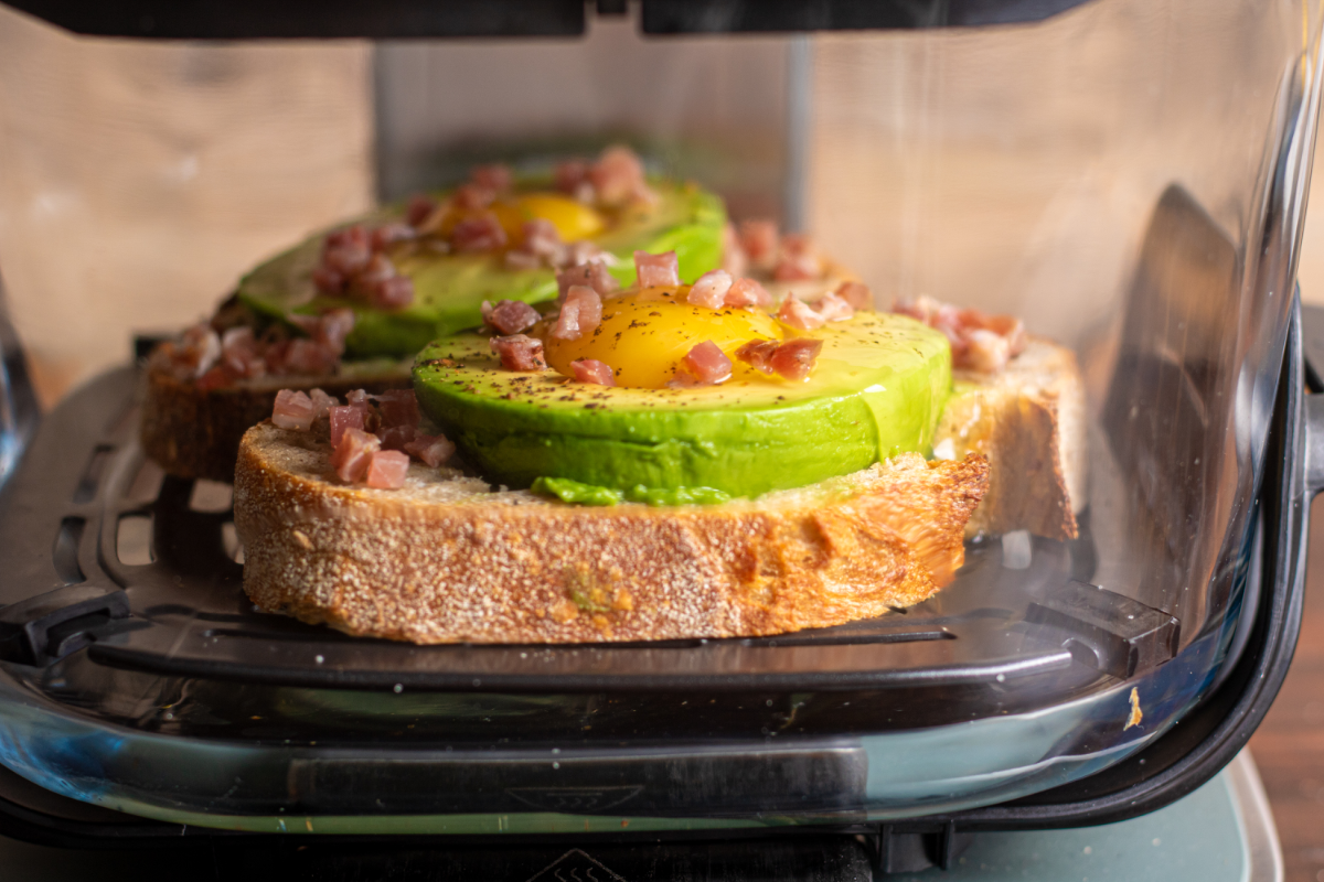 Avocado-Ei im Sauerteig-Nest aus dem Airfryer - Schritt 2