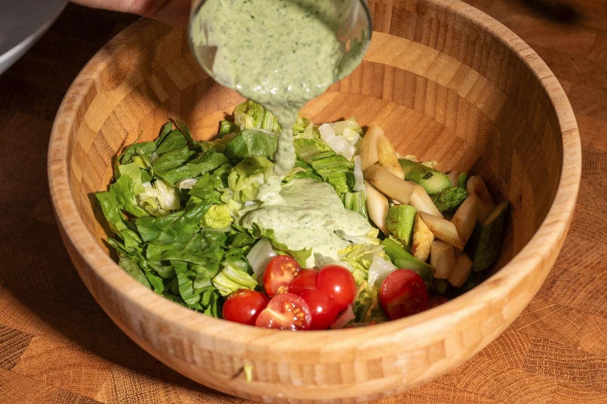 Schneller Spargel Bärlauch Ceasar Salad - Schritt 5