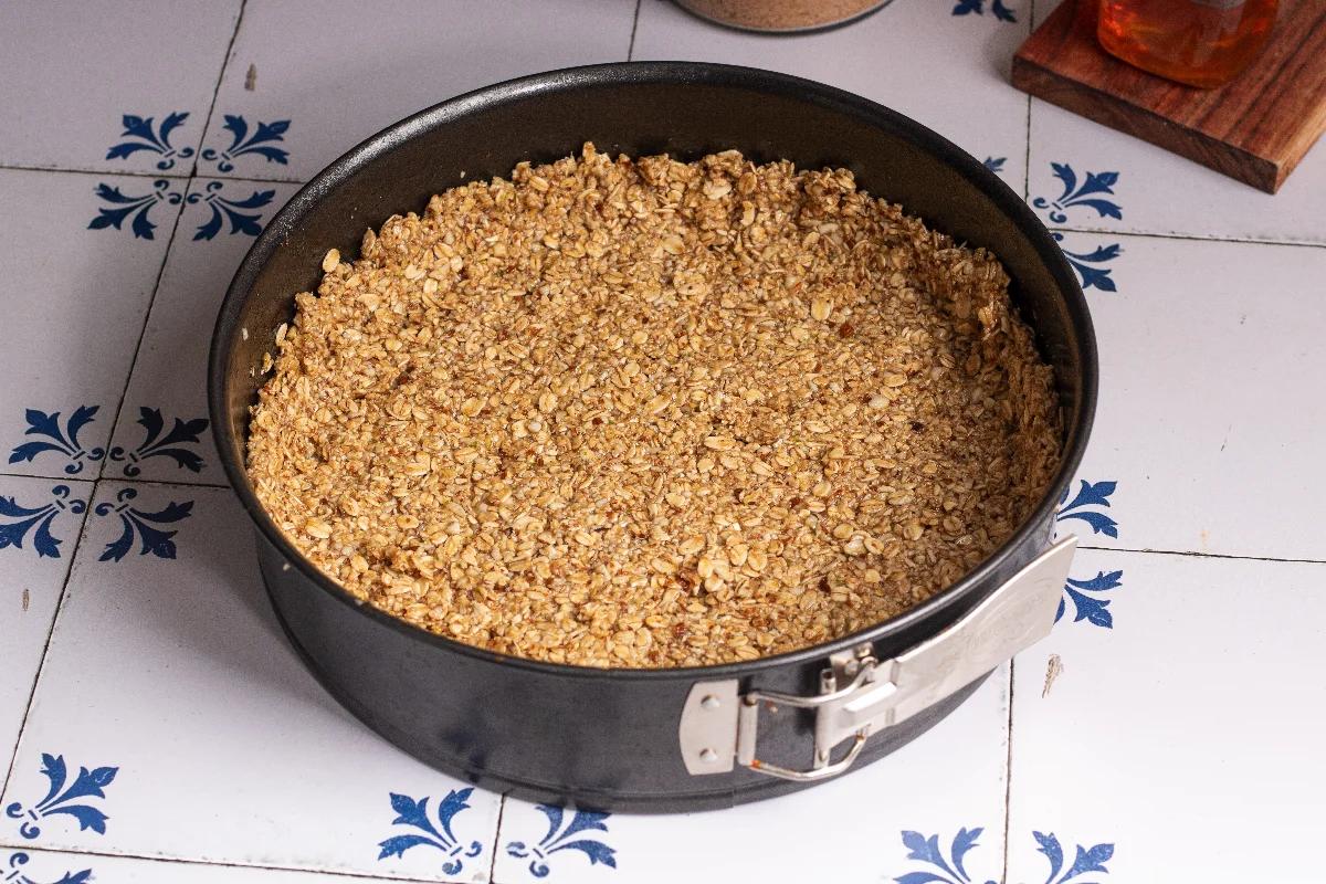 Gesünderer Himbeer-Cheesecake mit kernigem Haferboden - Schritt 2