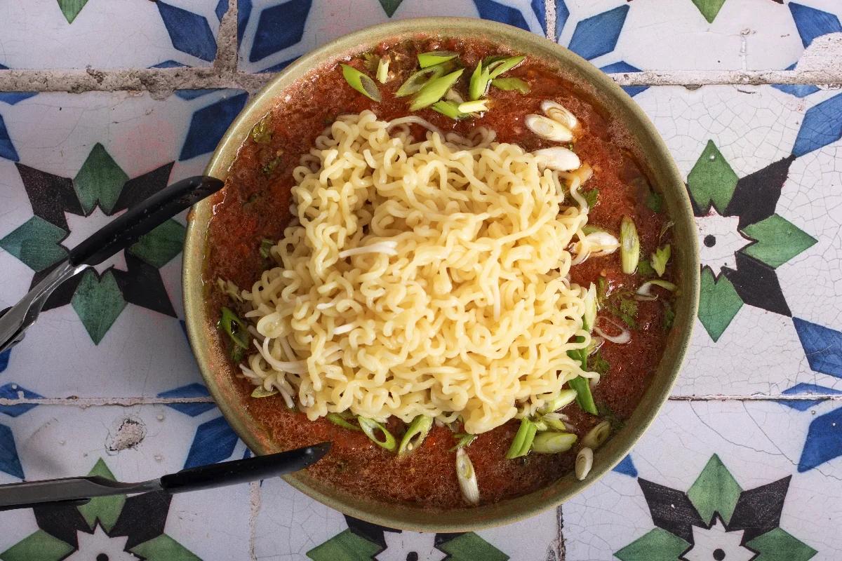 Kalte Sommer-Tomaten Ramen - Schritt 3