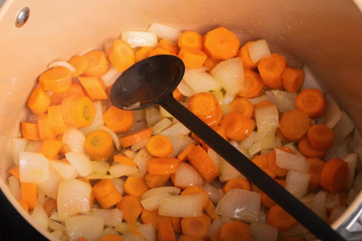 Gnocchi in Karotten-Orangensauce mit Pesto - Schritt 2