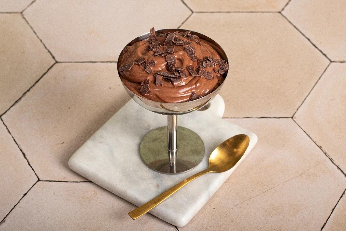 Vegane dunkle Schokoladenmousse