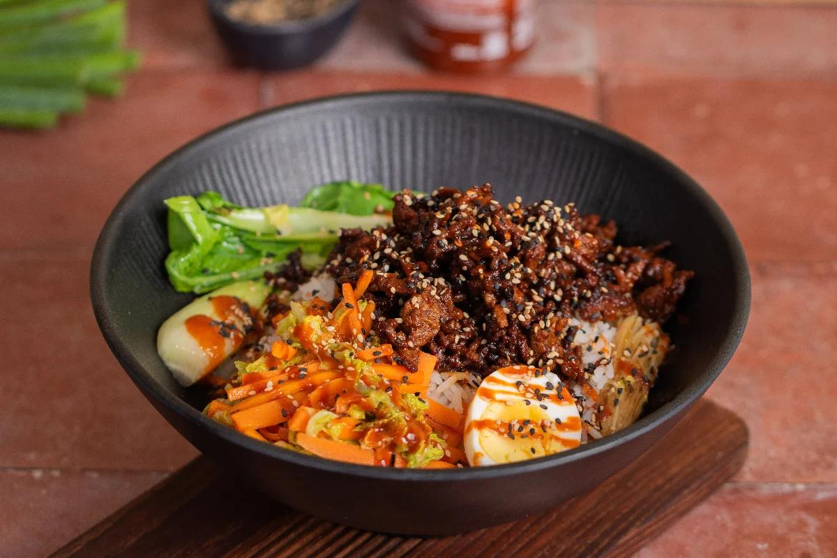 Gochujang Hackfleisch Bowl