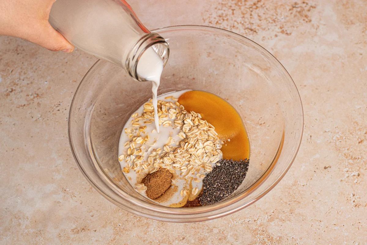 Vegane Pumpkin Spice Overnight Oats - Schritt 1