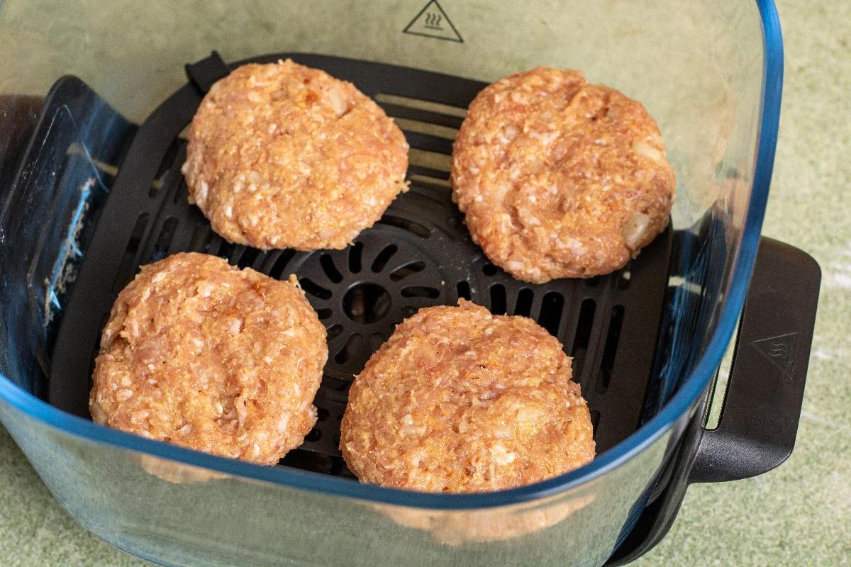 Putenhack-Frikadellen im Airfryer - Schritt 2