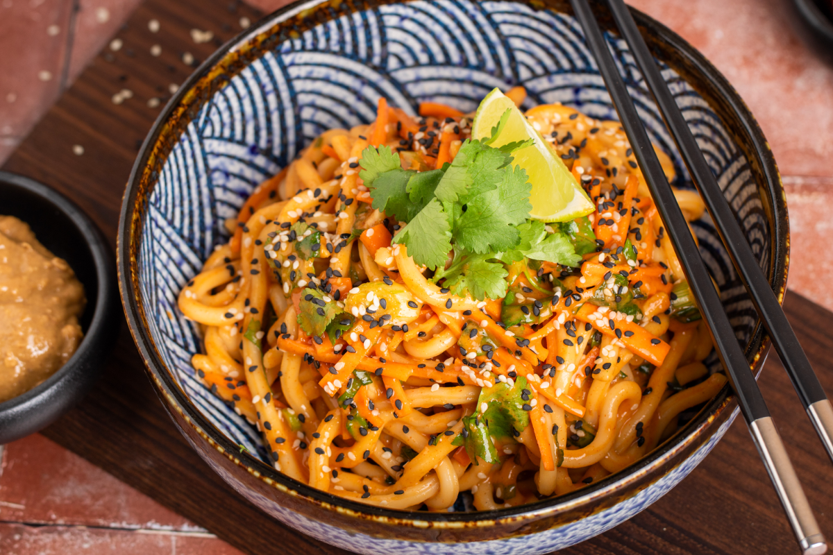 Schnelle Erdnuss Udon Nudelpfanne - Schritt 5
