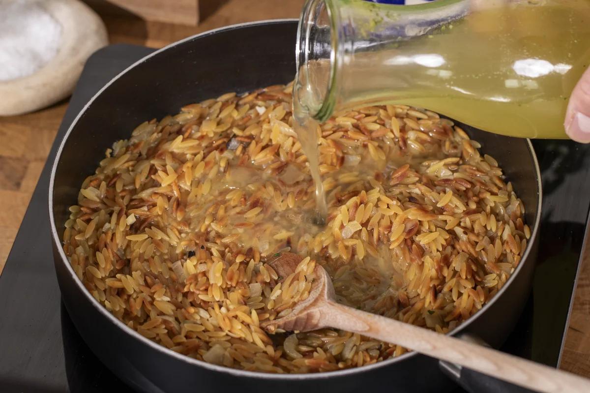 Spargel-Orzotto mit Knoblauch-Crunch - Schritt 2
