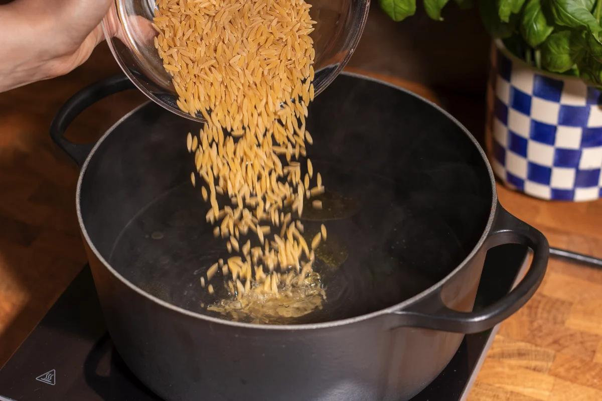 Schneller Spargel-Orzo Salat - Schritt 1