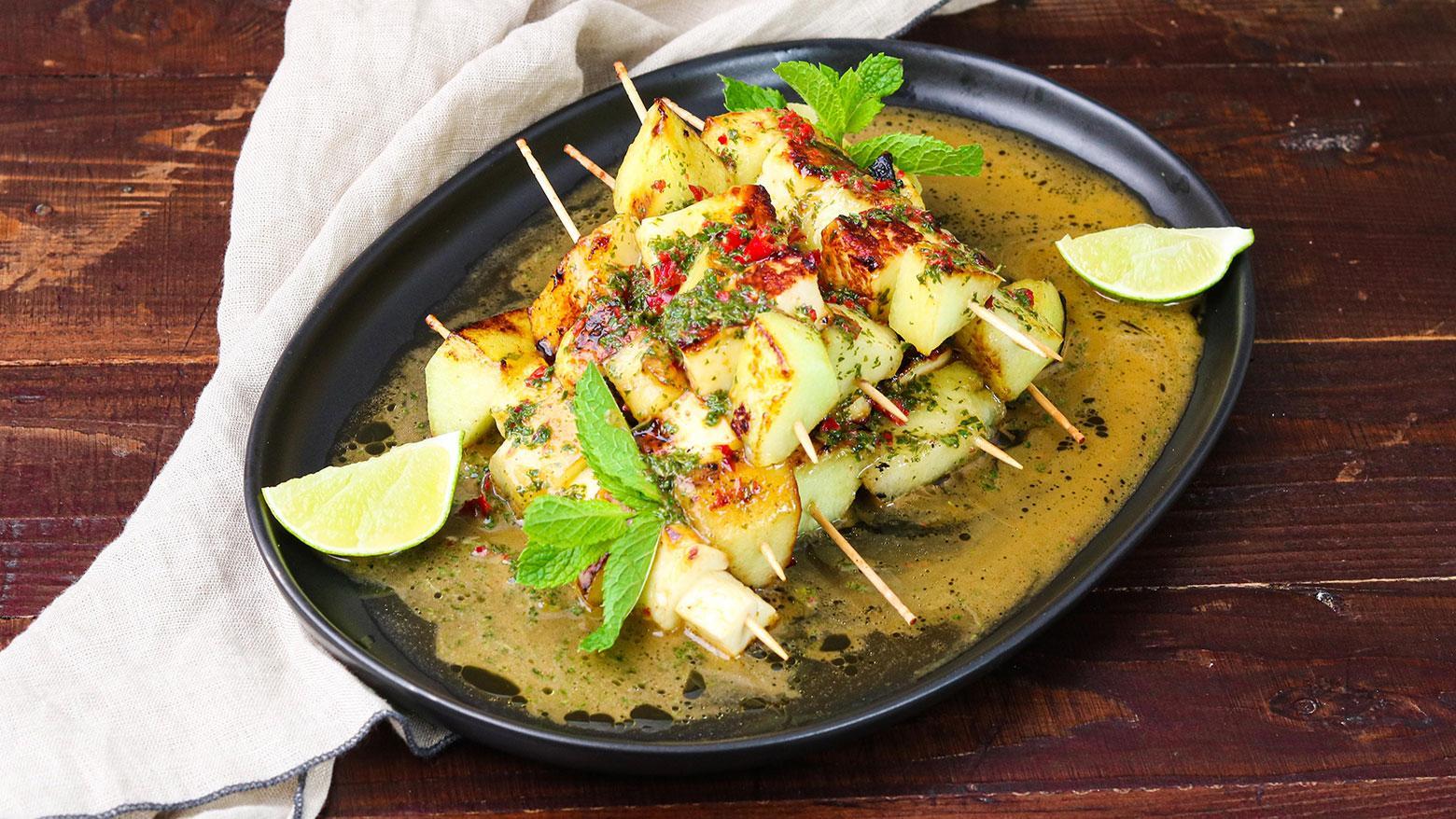 Melonen-Halloumi Spieß mit Limetten-Chili-Minzdressing