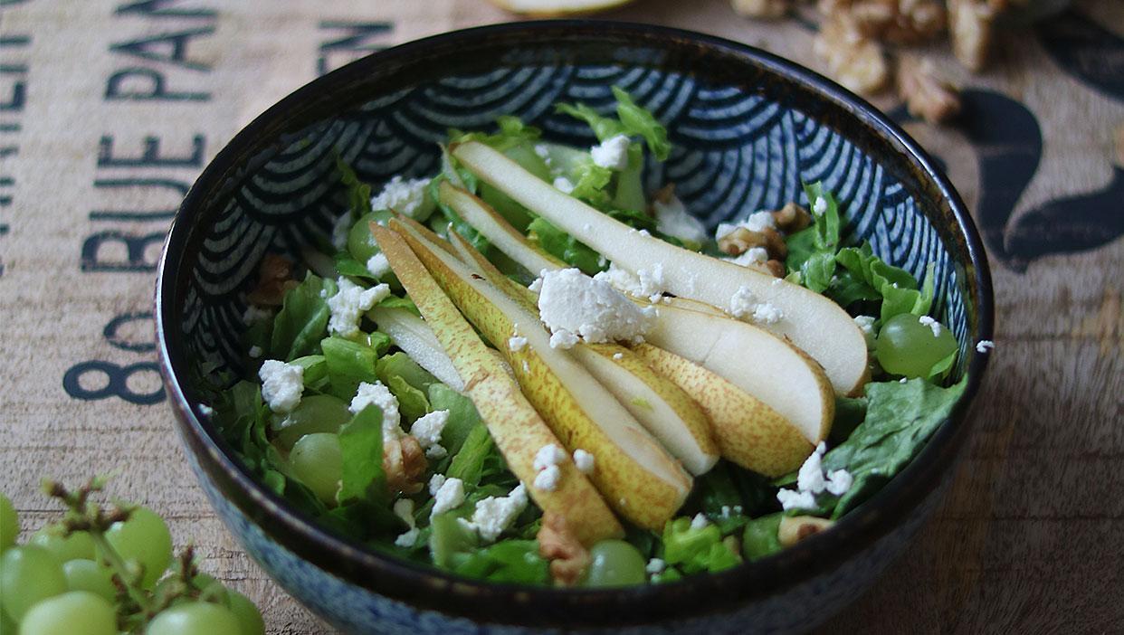 15-Minuten Birnensalat mit Ziegenfrischkäse und Honig-Senf-Dressing