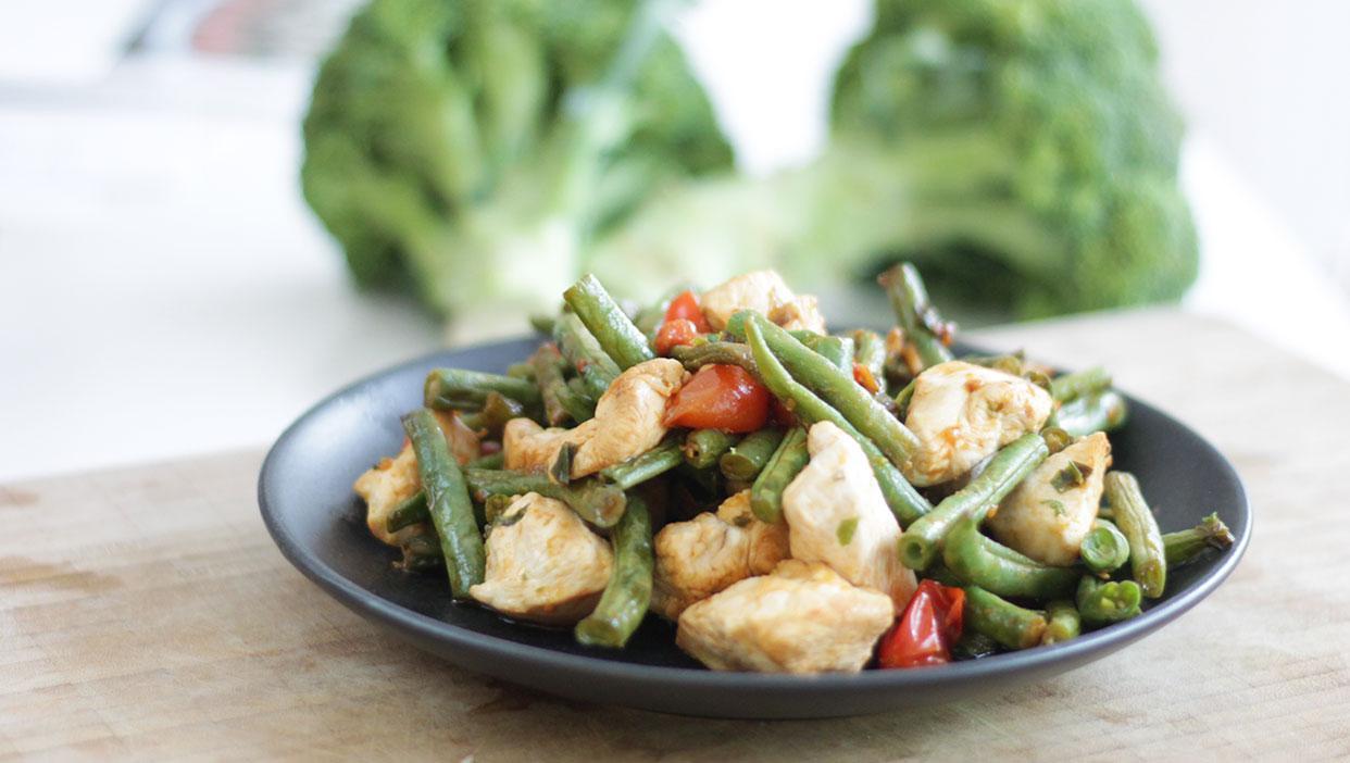 Regionale Bohnen mit Maishühnchen und dezenten Asia-Aromen