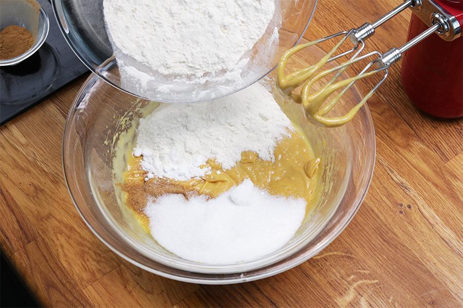 Karotten-Haselnuss Cupcakes mit piemonteser Haselnussmuß - Schritt 3