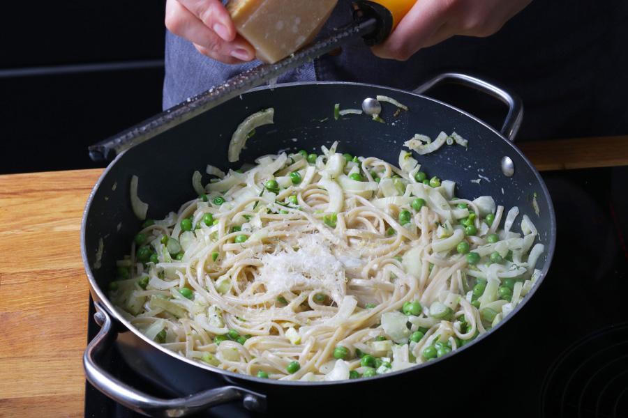 Linguine mit Fenchel und Skrei auf Noilly Prat Rahm - Schritt 6
