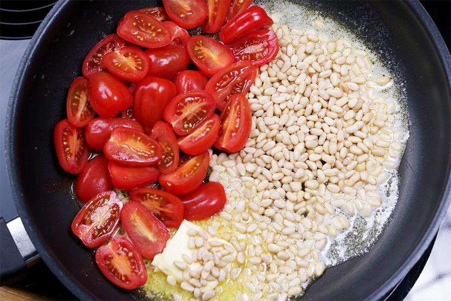 Spaghetti al Peperoncino mit Burrata-Tomaten-Sauce - Schritt 2