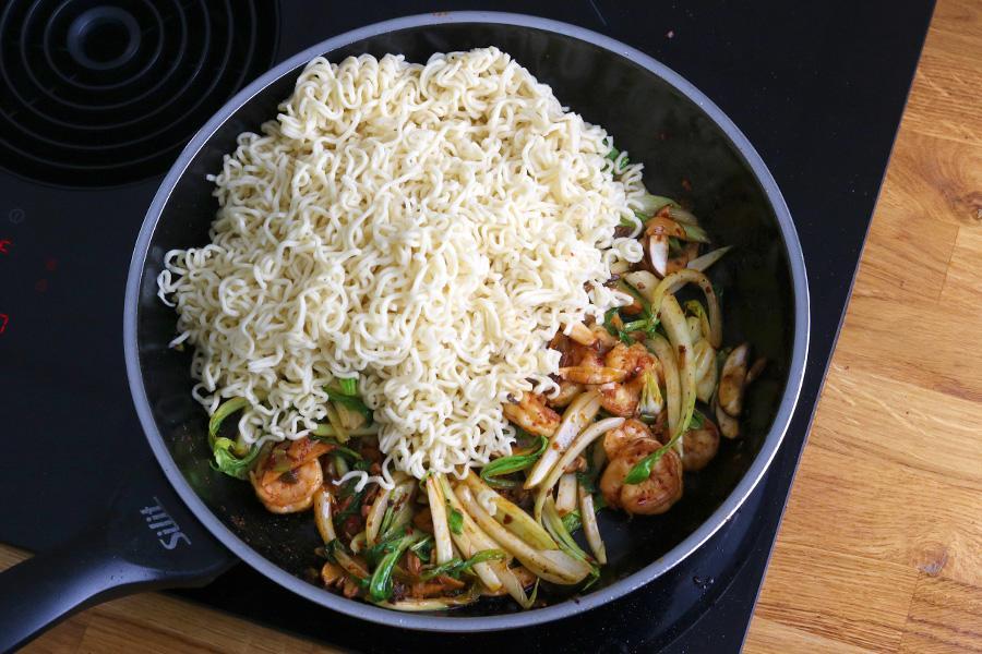 15 Minuten Mie-Nudeln mit Scampis - Schritt 5