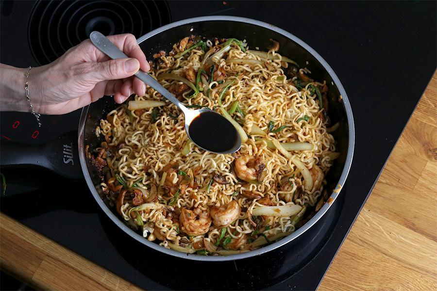 15 Minuten Mie-Nudeln mit Scampis - Schritt 6