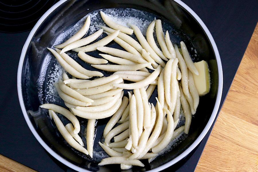 Mediterrane Schupfnudel-Feierabend-Pfanne - Schritt 1