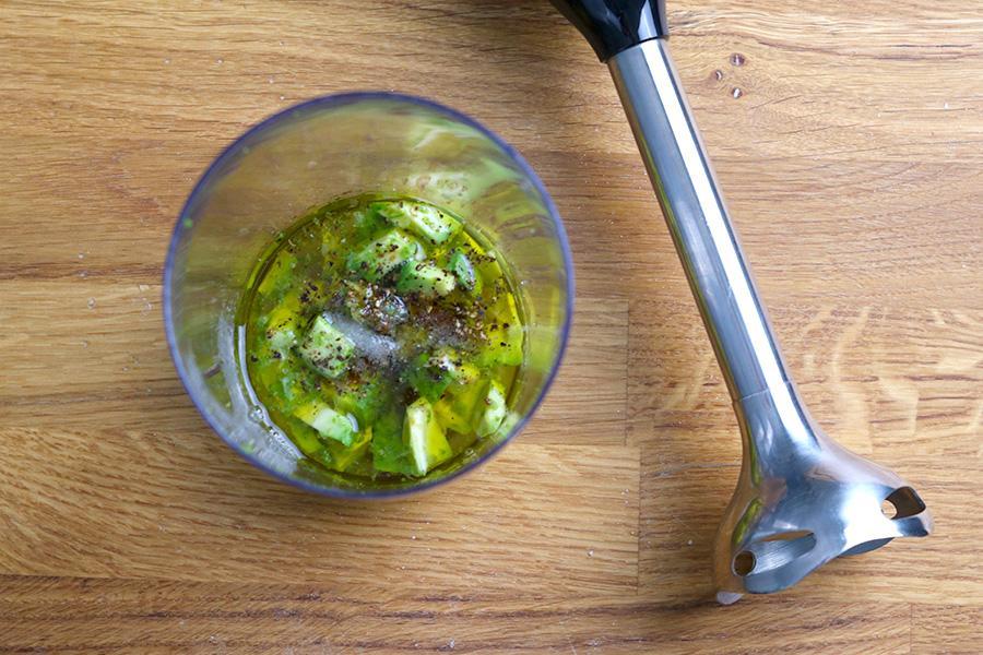 Cremiger Gurken-Avocado-Feta-Salat - Schritt 2