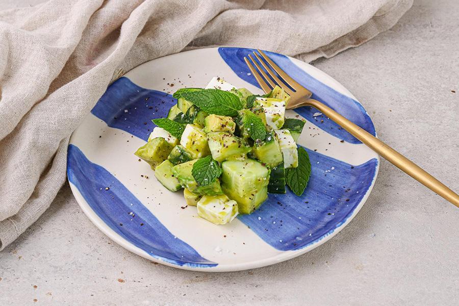 Cremiger Gurken-Avocado-Feta-Salat - Schritt 4