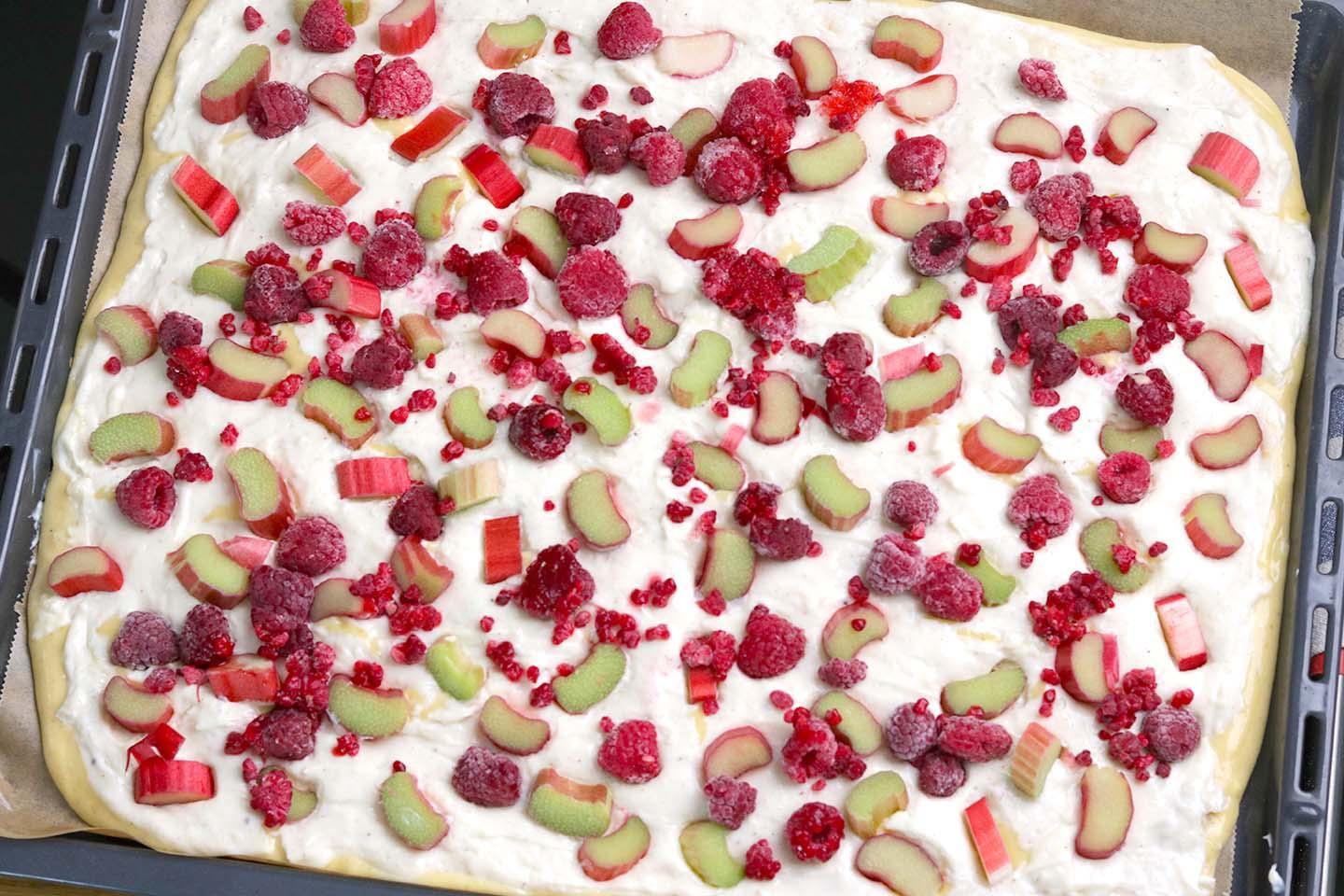 Himbeer-Rhabarber-Vanillepuddingkuchen - Schritt 7