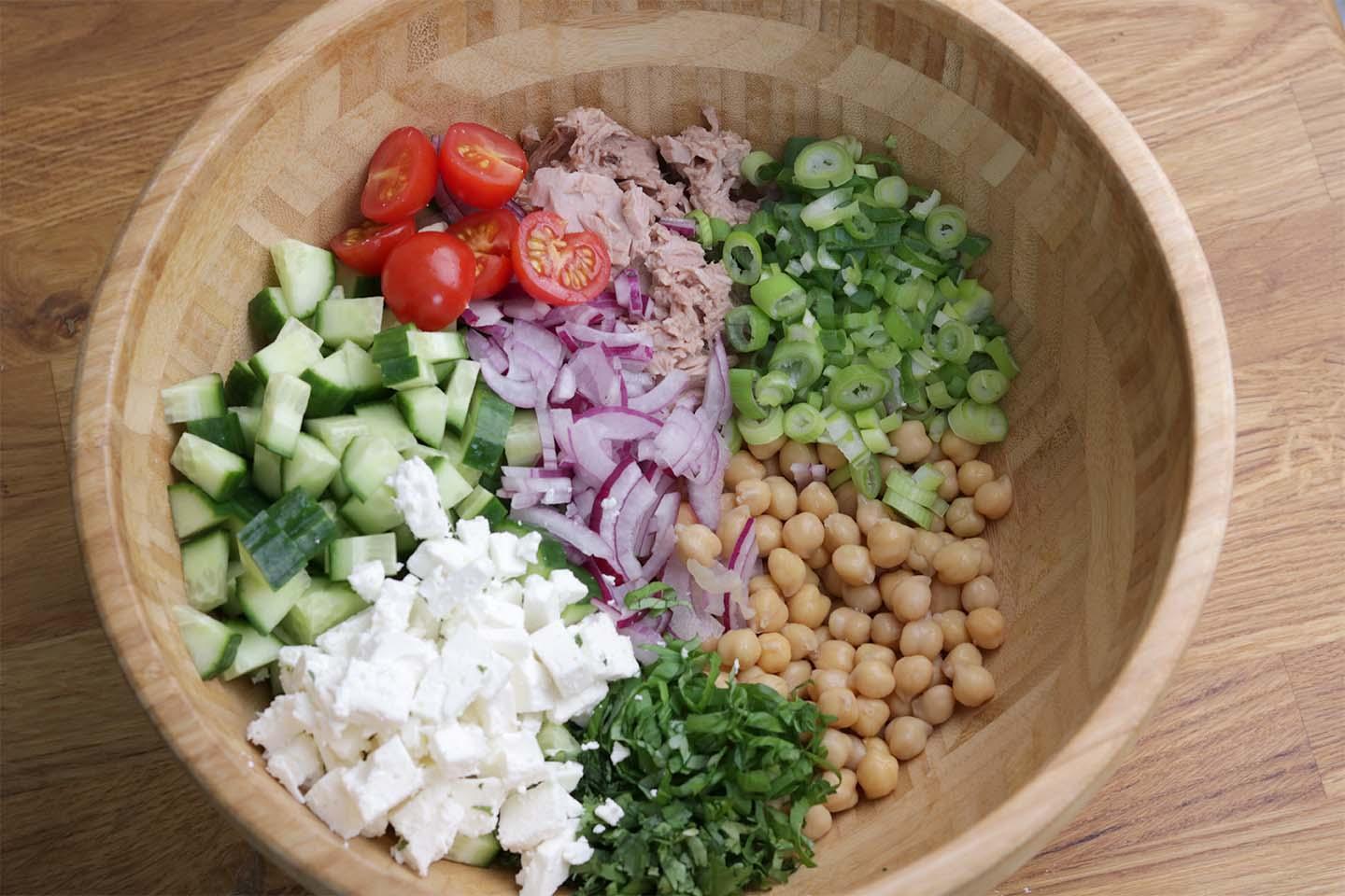 Mediterraner Kichererbsensalat mit Thunfisch und Zitrone - Schritt 1