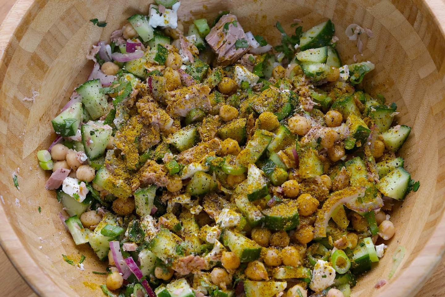 Mediterraner Kichererbsensalat mit Thunfisch und Zitrone - Schritt 4