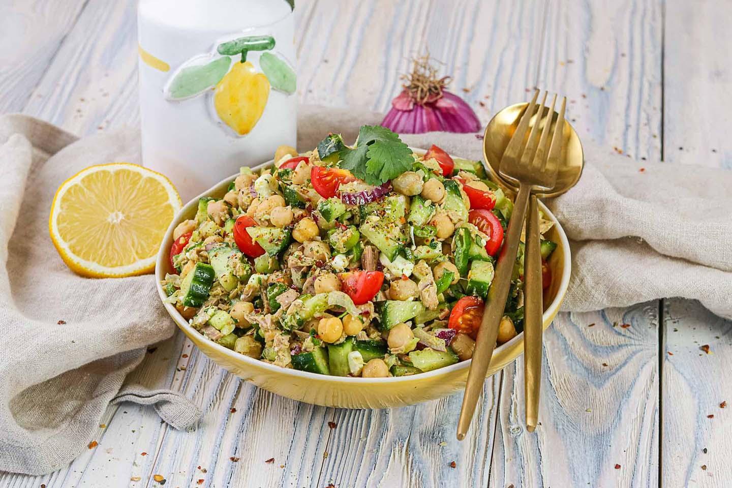 Mediterraner Kichererbsensalat mit Thunfisch und Zitrone - Schritt 5