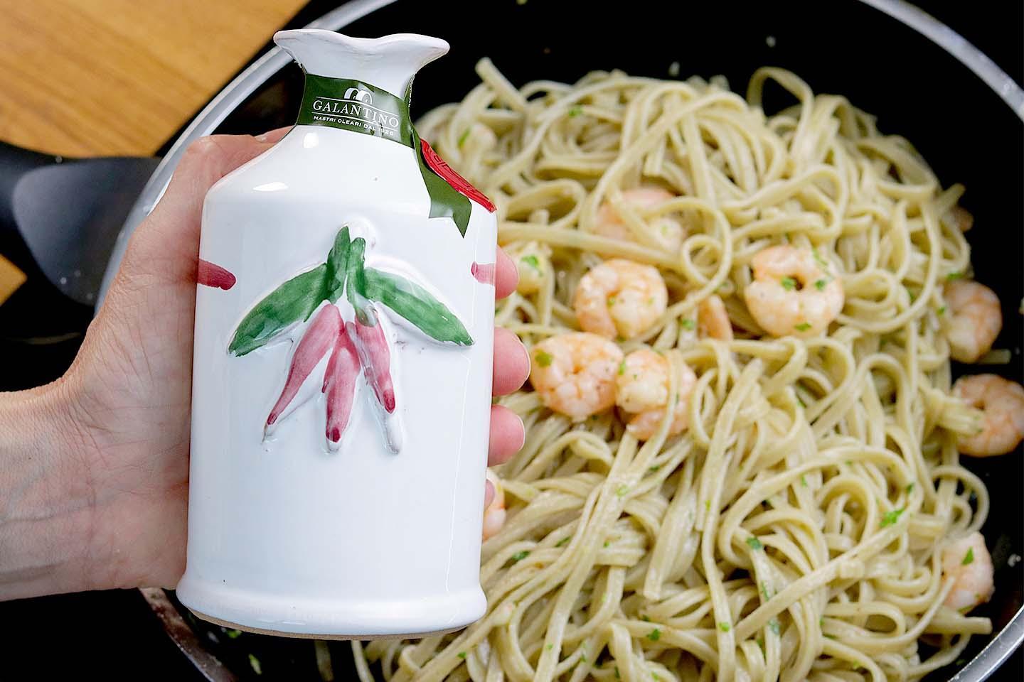 Chili-Linguine mit Scampis, Zitrone und Basilikum - Schritt 4