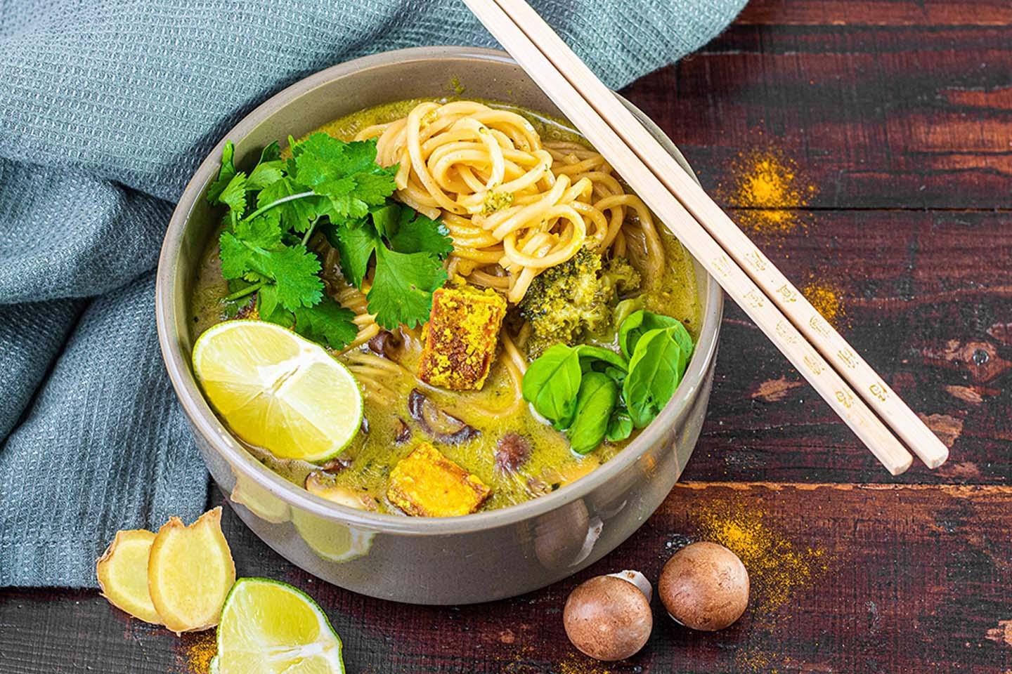 Grüne Thai-Curry-Suppe mit Ramen Nudeln (🌶) - Schritt 8