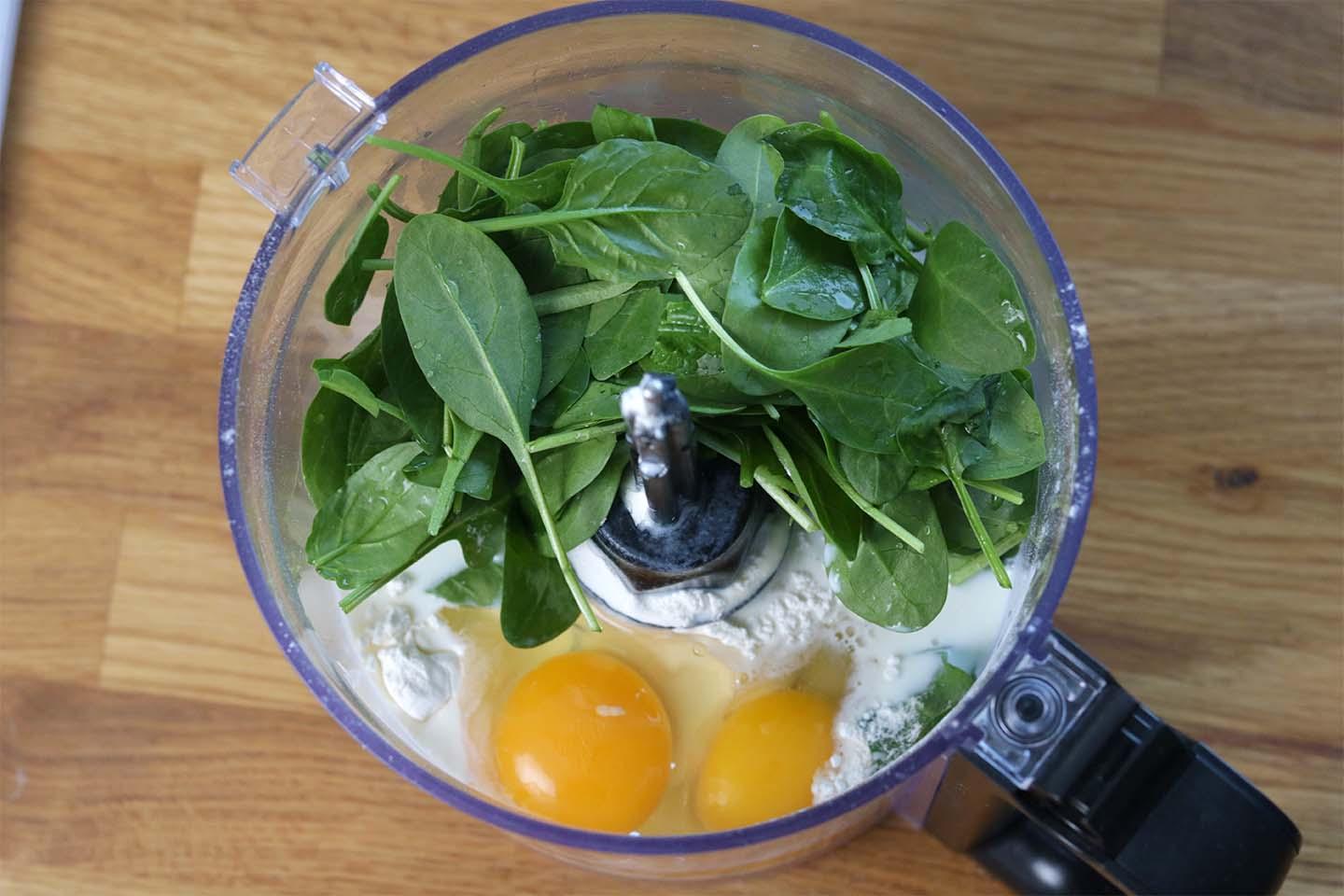 Grüne gefüllte Protein Crêpes - Schritt 1