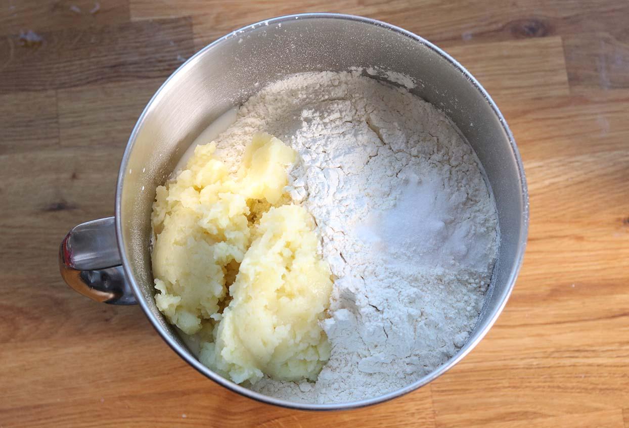 Knusprig-fluffige Kartoffelbrötchen - Schritt 3