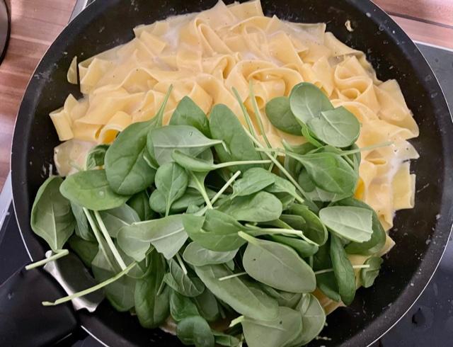 Lachs mit Kräuter-Senf-Kruste und Zitronenpasta - Schritt 5