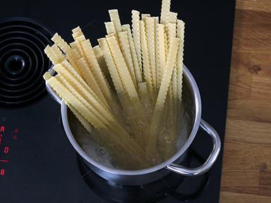 Herbstliche Pilz-Pasta mit karamellisierten Walnüssen - Schritt 2