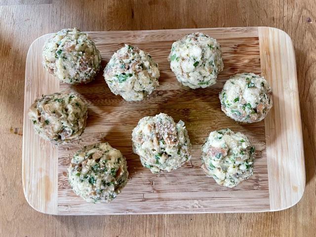 Brezelknödel mit Pilzen in Biersoße - Schritt 7